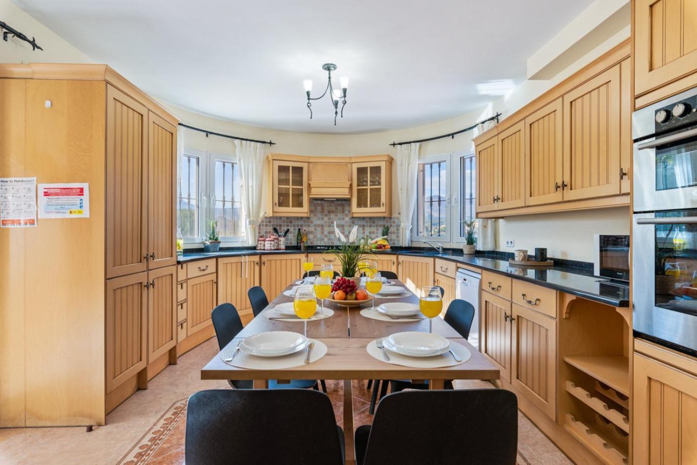 Villa Comodo - Plusholidays Калпе Екстериор снимка